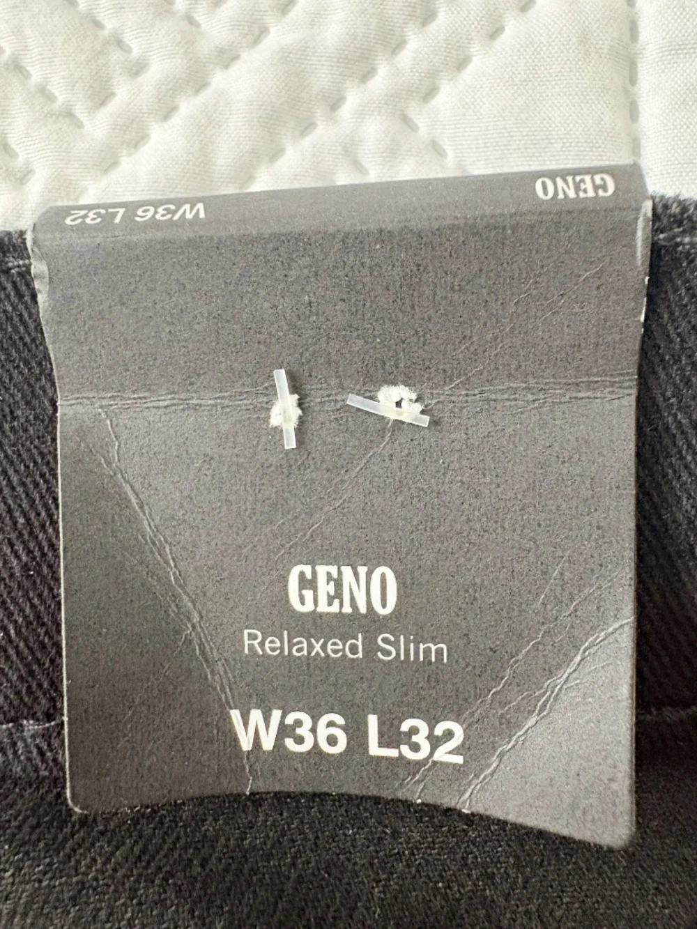 True Religion Geno No Flap SN Relaxed Slim Men's Jeans Body Rinse Black 36 x 32